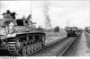 bundesarchiv_bild_101i-209-0063-17_lettland_aiviekste_panzer_iii_an_bahnstrecke