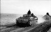 bundesarchiv_bild_101i-783-0109-11_nordafrika_panzer_iii_in_fahrt