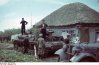 bundesarchiv_bild_169-0028_russland_panzer_iv_vor_haus