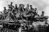 bundesarchiv_bild_183-j14778_russland_grenadiere_auf_sturmgeschtz