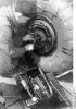 Bundesarchiv Bild 101I-408-0829-17, Monteure am Fahrwerk einer Ju 88