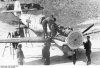 Bundesarchiv Bild 146-2006-0002, Flugzeug Messerschmitt Me 109, Justieren des MGs